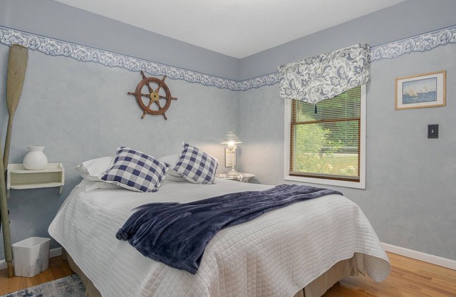 Blue Room at Newaygo Bed & Breakfast