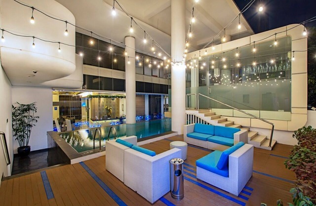 Blue Sky Hotel Petamburan