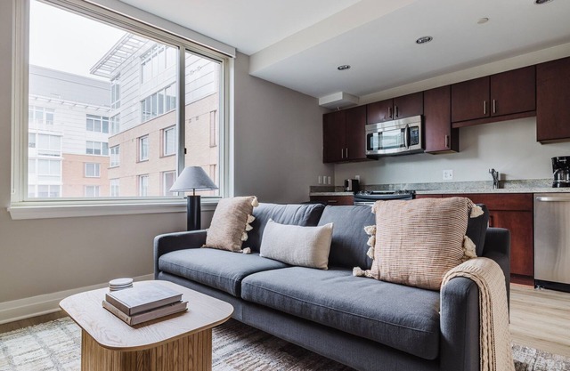 Blueground | Foggy Bottom 1bd apartment