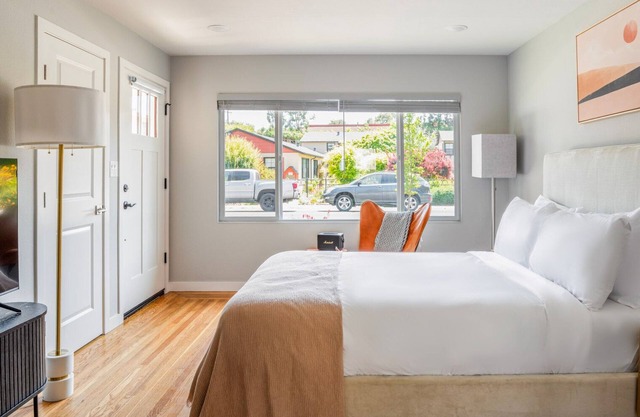 Blueground | Menlo Park, washer, nr Bedwell Bayfront Park