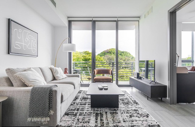 Blueground | Upper East Side, pool, nr Biscayne Bay