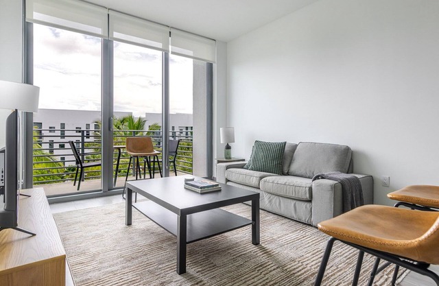 Blueground | Upper East Side, pool, nr Baywood Park