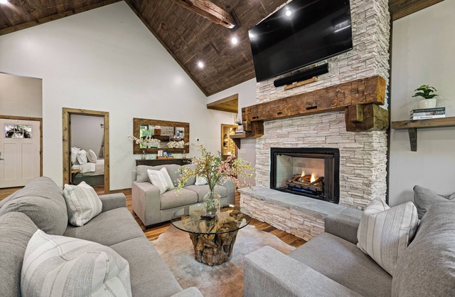 BlueRidge Cabin/Basketball-Putting Green w/Creek