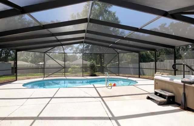 Bluewater Bay Hideaway- Relaxation Destination w/private pool and hot tub