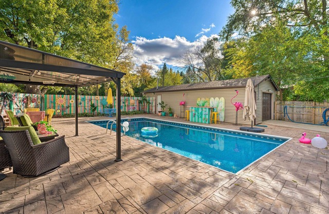 Boat Dock & Backyard: 'Rock River Retreat'