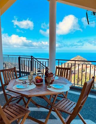 BoaVista- 2 bed house -COSY PANORAMIC -SEA - MOUNTAIN VIEW