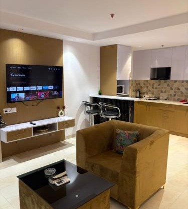 Bodhi Tree - Luxurious 1B Apartment near Hindon Airport