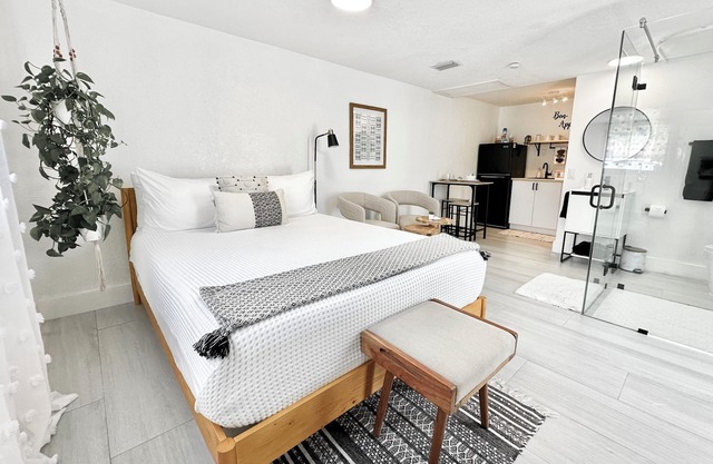 Boho Chic Studio - 15 Minutes to South Beach