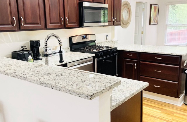 Boho In The City (10 Mins from Airport & Stadium)