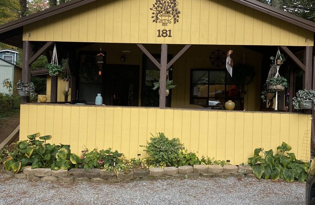 Boho shabby chic shack In beautiful resort