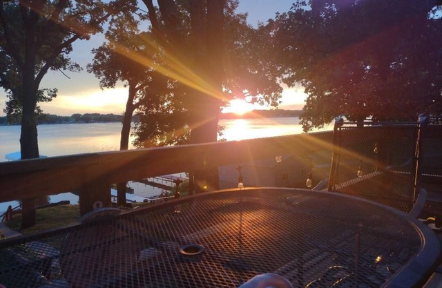 BOJI SUNSET RETREAT nnON LAKE OKOBOJI