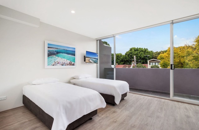BONDI BEACH STUDIOS: IX