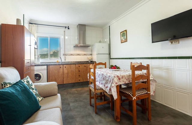 Bonito apartamento en Bolonia, a 300 metros de la playa. ( Aprt. Luz A)
