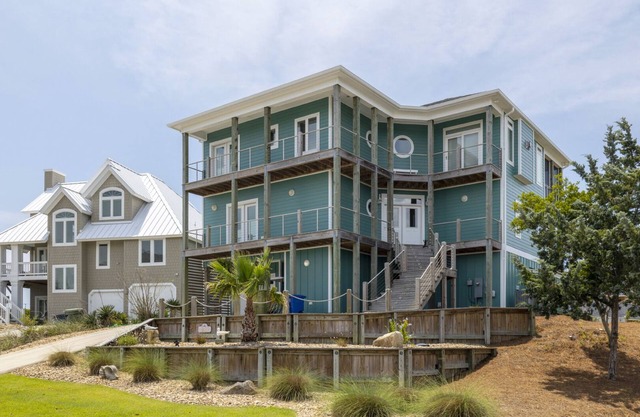 Bonnie Banks, Almost Oceanfront House in Emerald Isle, NC!
