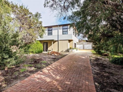 Bonnie View - Upstairs Studio Retreat for two