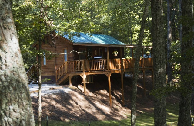 Book Now to Enjoy a Beautiful Weekend in the Mountains!