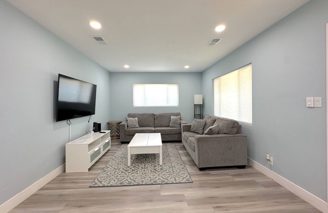 BOOK NOW Triple "C" Property! Clean, Comfortable and Close to Disneyland OC FUN