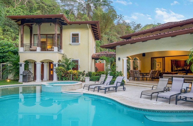 Book online: Take advantage of our limited-time offer! Stay 4 pay 3!