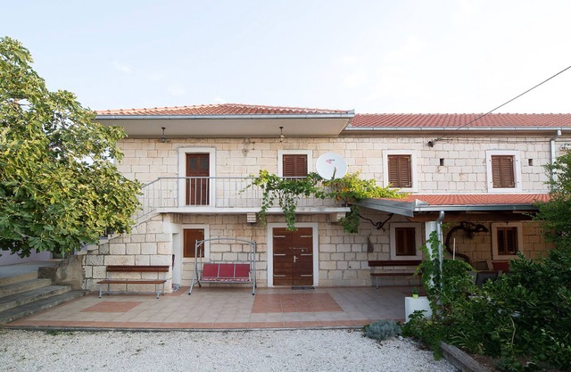 Book your holidays in typical Dalmatian Stone House for 10 Persons
