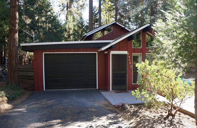 Book your Summer trips now as we fill up fast! Air cond. and private lake!