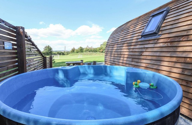 BOUQUET, family friendly, character holiday cottage in Bridlington