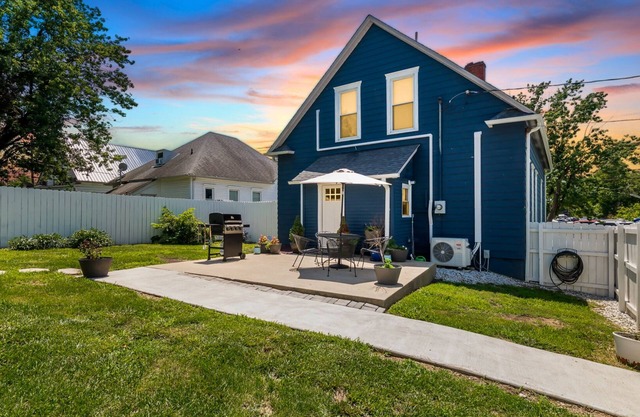 Bourbon Trail/8 mins to distilleries/Fenced Yard/Pet-Friendly/Entire House