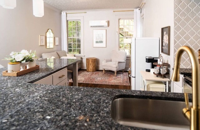 Boutique 1 BR at Park Place!