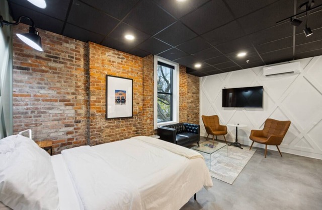 Boutique Hotel | The Louisville Slugger Suite