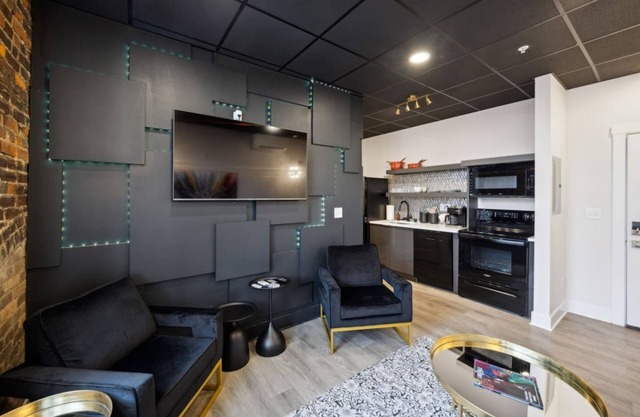 Boutique Hotel | The Thunder Over Louisville Suite