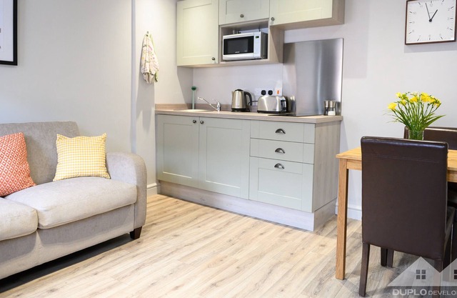 Bradford Apartment - a 1 bedroom apartment that sleeps 2 - 4 guests