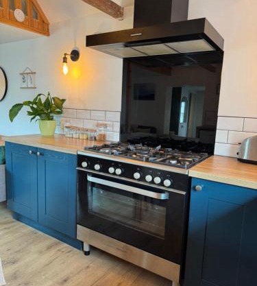 Braelea cozy - country out building with mezzanine