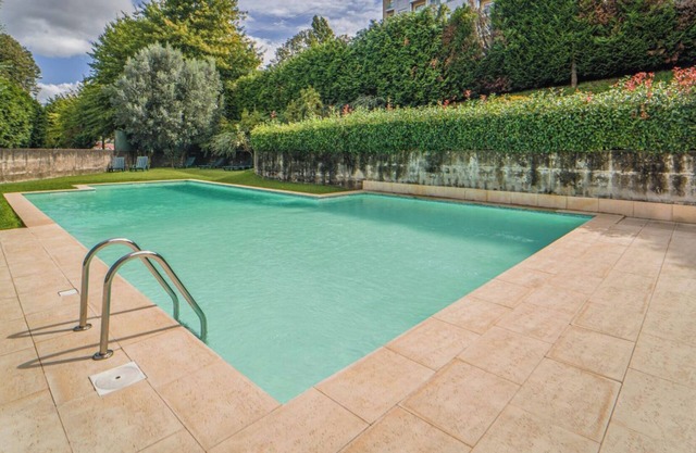 Braga exclusive flat with pool and gardens