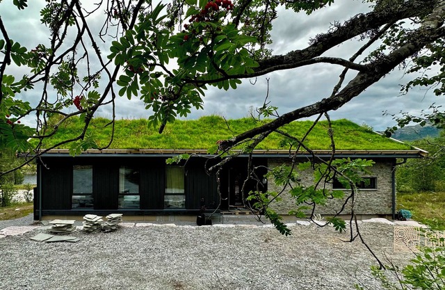 Brand cabin/sunny side of Gaustadtoppen/superviews