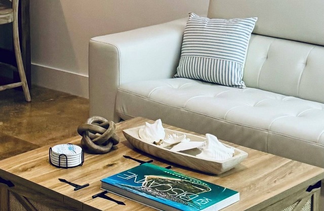 BRAND NEW! 1 Bdr, Pool & Beach. Island paradise 15min to downtown Miami