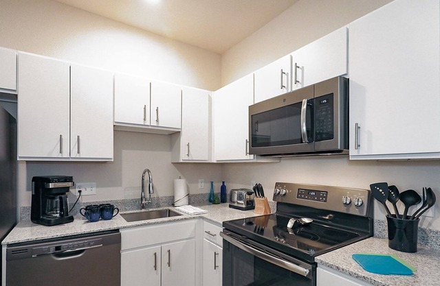 Brand New 1 Bedroom 1 Bath in Great Neighborhood