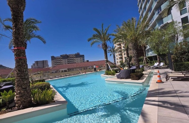 "Brand New 1BR Pool & Jacuzzi Free Parking" Suite One