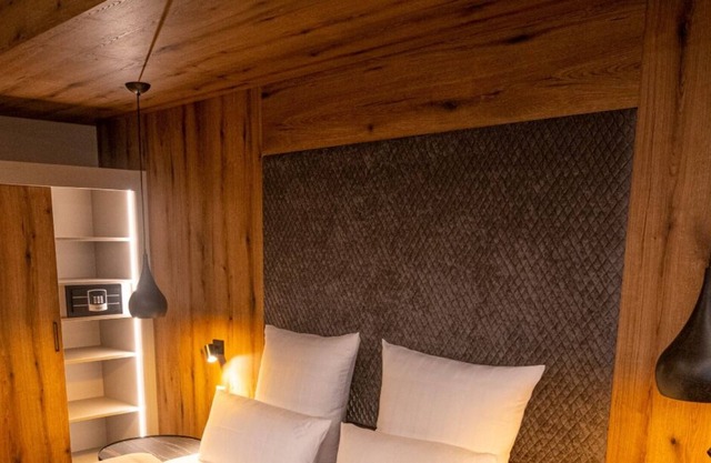 BRAND NEW and modern: [GUESTHOUSE]. In the middle of the Dahner Felsenland. Pure nature!