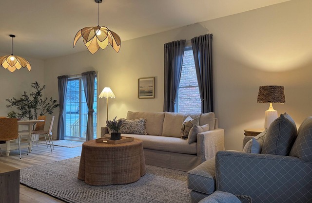 Brand New Cottage Walkable to All Downtown Michigan City & Beach!