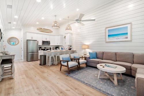 Brand New Luxury Rental on Oleander Unit D