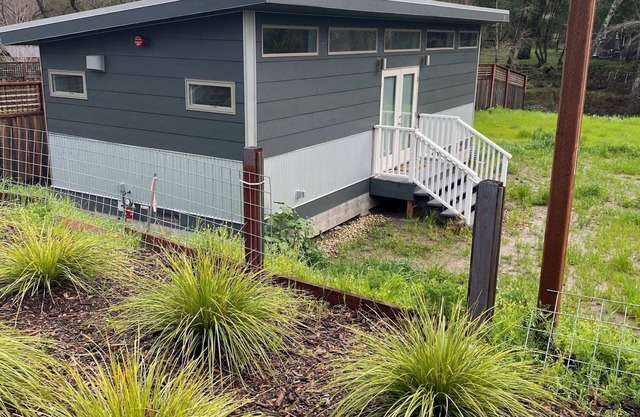 Brand new modern cottage in the heart of Glen Ellen on Sonoma Creek.