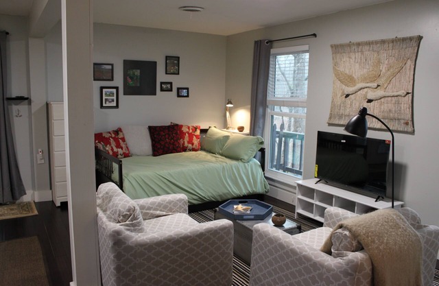 Brand new traveling professional suite.