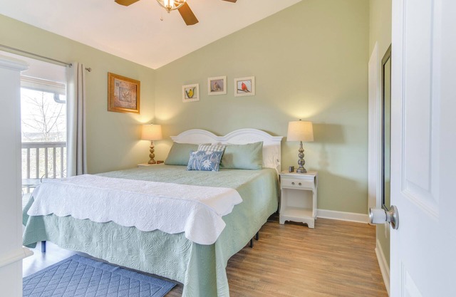 Branson Condo w/Views - Near Silver Dollar City!