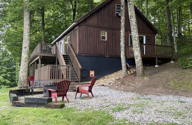 Breathtaking Mountain View in Wild and Wonderful WV! Hot tub! Breathtaking views