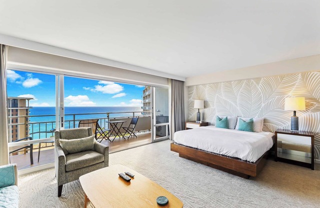 Breathtaking Studio | Ocean Views + Free Parking