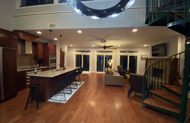 Breathtaking view on the Chestatee River, riverside fire pit, and pet friendly