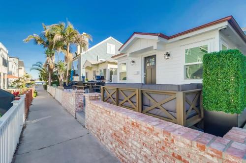 Breezy Bayside Cottage