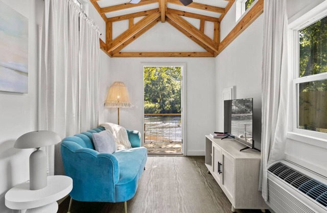 Breezy, Riverfront Tiny Home, King Bed, and Deck