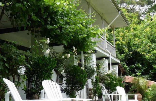 Brentwoood B&B Apartments - Meadow view Apartment - Stunning Getaway for Couples