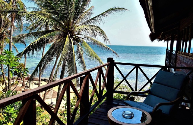 Breve Azurine Lagoon Retreat