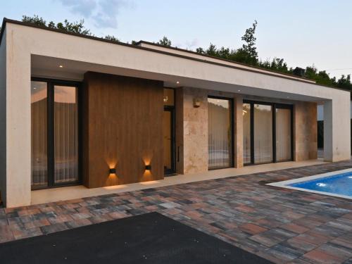 Brick Villas - Poolside Bliss